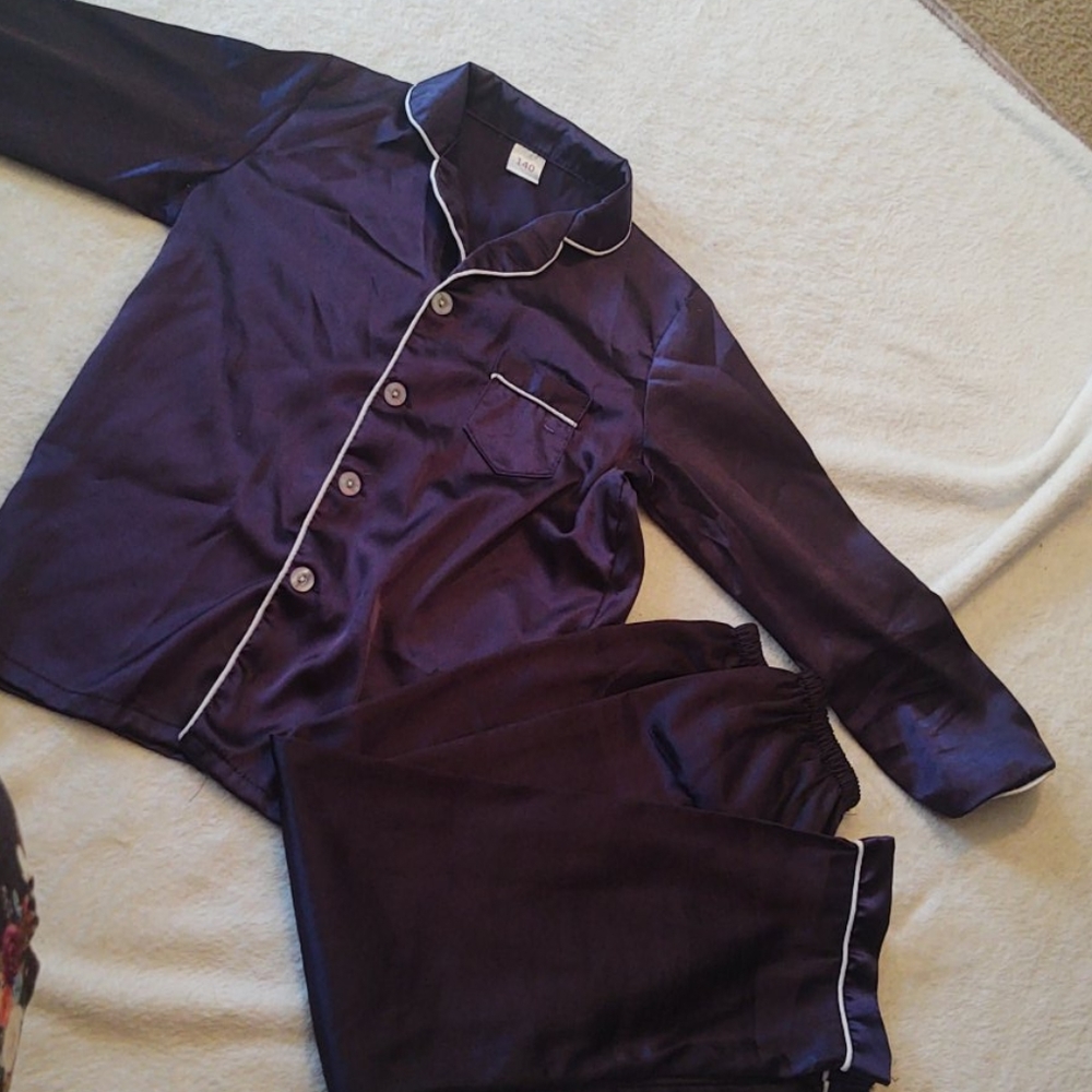Girls silk pajamas